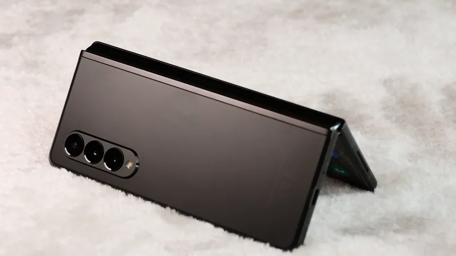 Samsung Galaxy Fold 3 спустя месяц. Большой обзор удивительного смартфона Самсунг