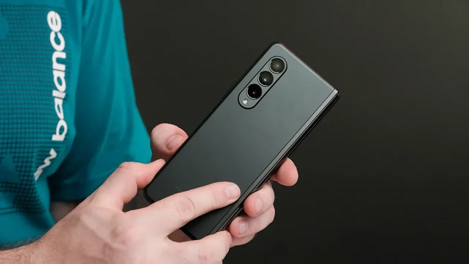 Samsung Galaxy Fold 3 спустя месяц. Большой обзор удивительного смартфона Самсунг