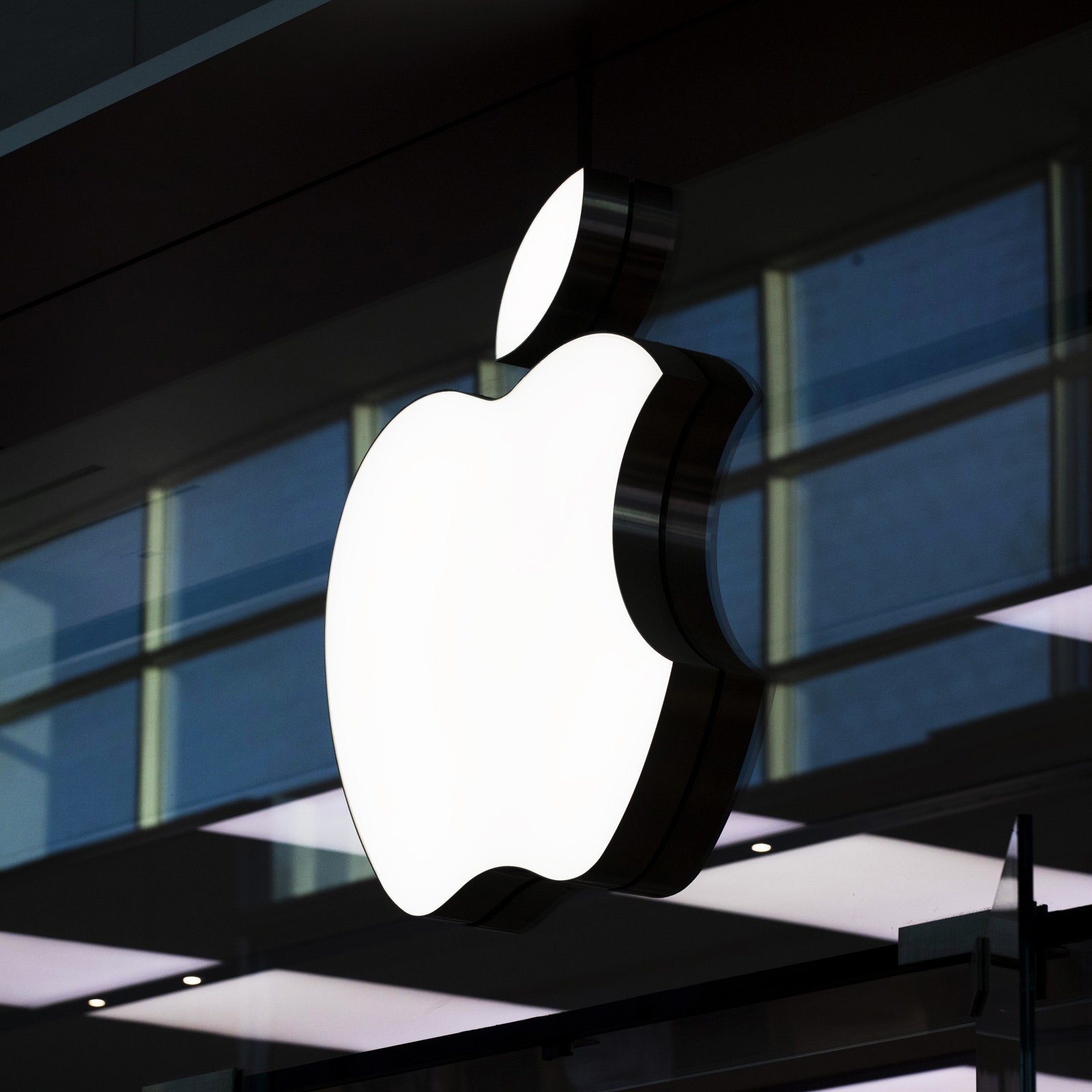 Apple в России грозит крупный штраф от ФАС Apple в России грозит крупный штраф от ФАС