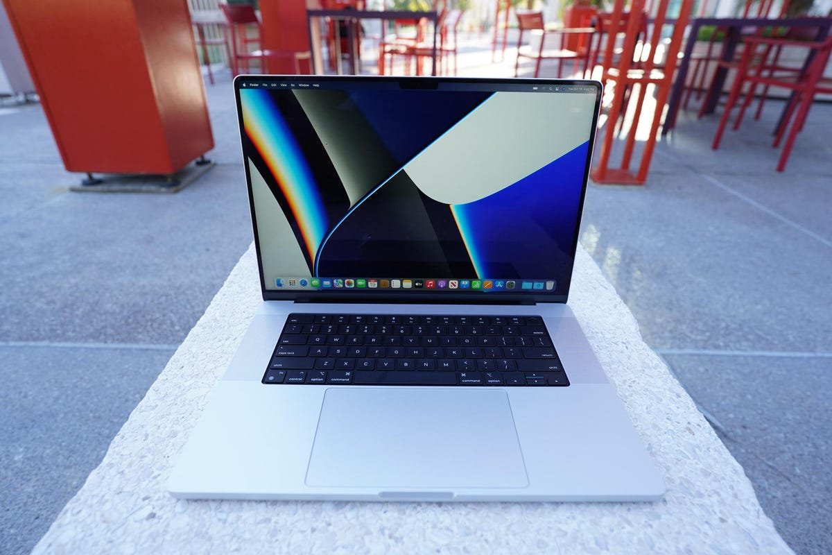 Apple разрабатывает 20-ядерный процессор M1 Max Duo Apple разрабатывает 20-ядерный процессор M1 Max Duo
