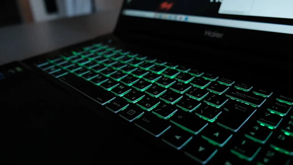 Игровой ноутбук от Haier за 74990! Тестирую в CS:GO, Valhalla и Cyberpunk 2077