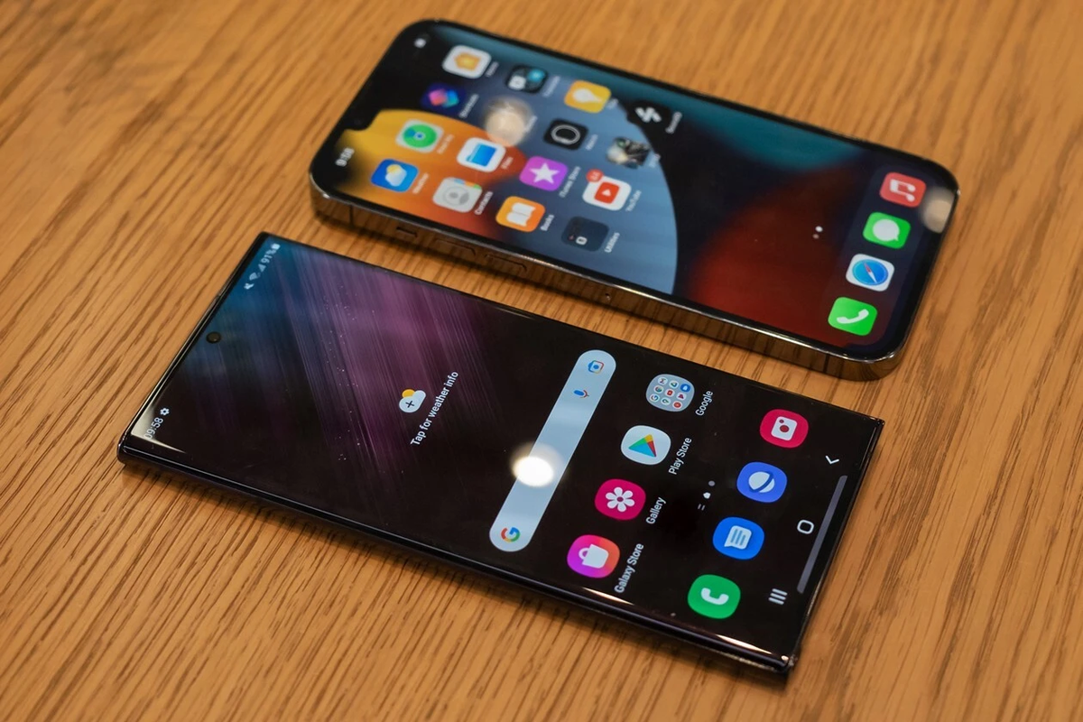 Samsung Galaxy S22 Ultra ПРОТИВ iPhone 13 Pro Max - какой выбрать?