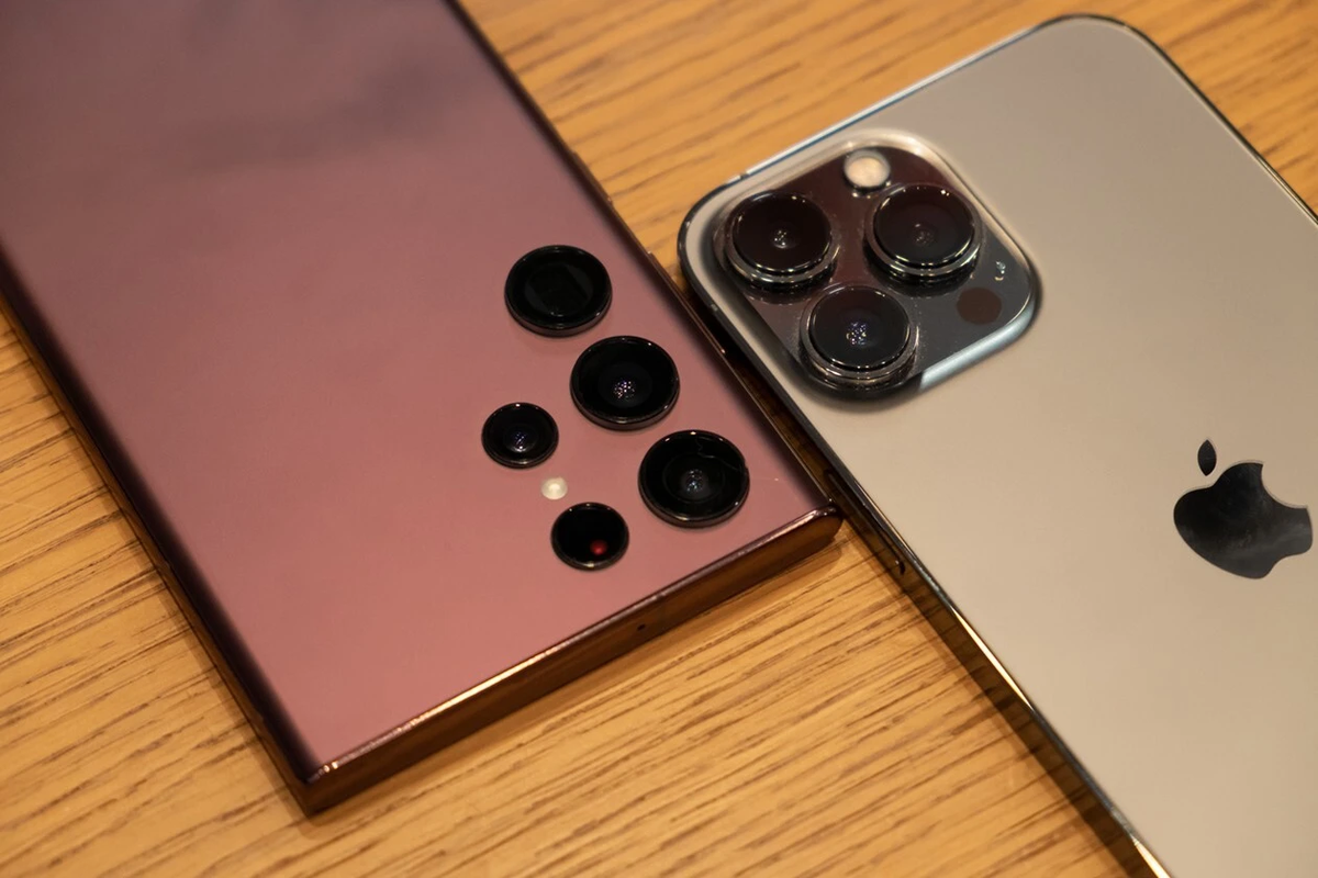 Samsung Galaxy S22 Ultra ПРОТИВ iPhone 13 Pro Max - какой выбрать?