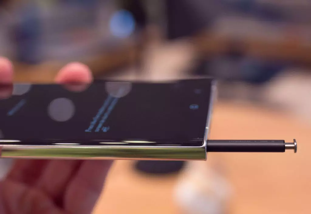 S-Pen в Galaxy S23 Ultra можно вставить обратной стороной без каких-либо повреждений S-Pen в Galaxy S23 Ultra можно вставить обратной стороной без каких-либо повреждений